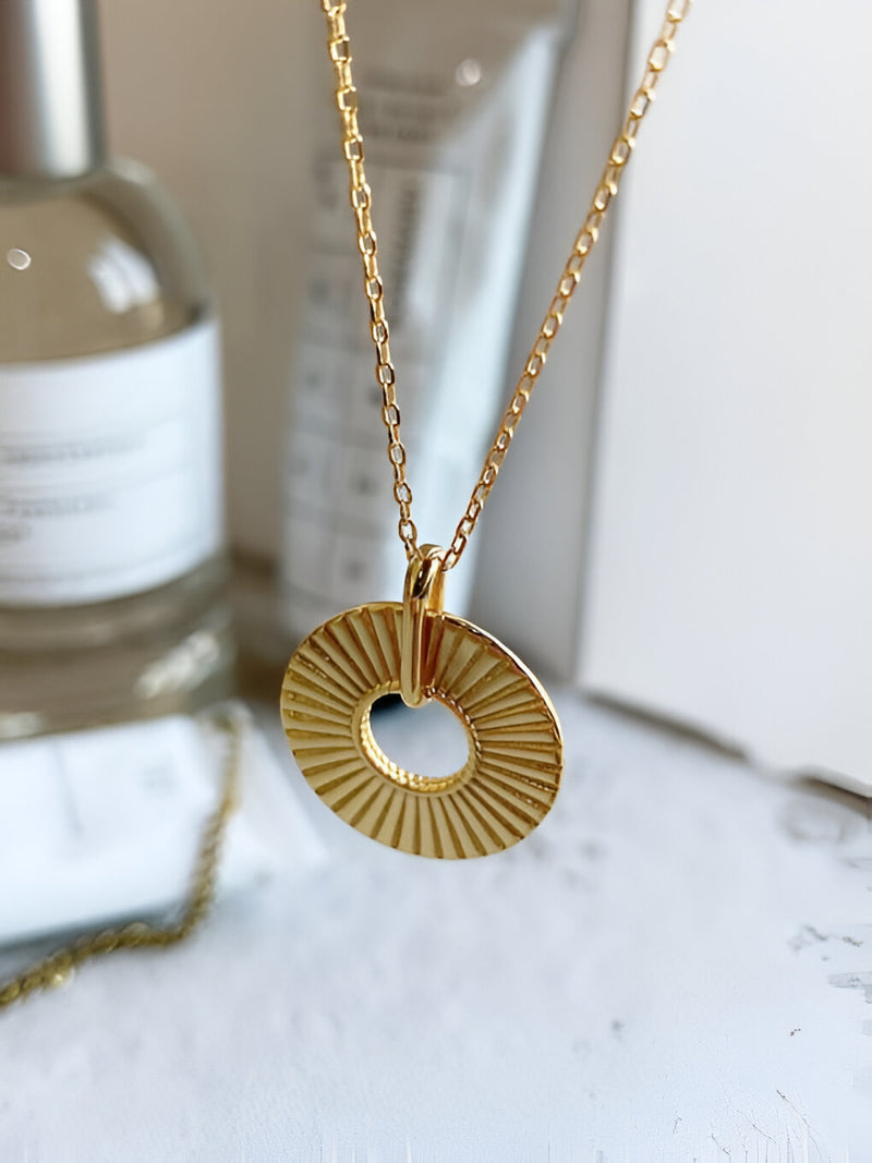 Soleil Aura Minimalist Pendant Necklace