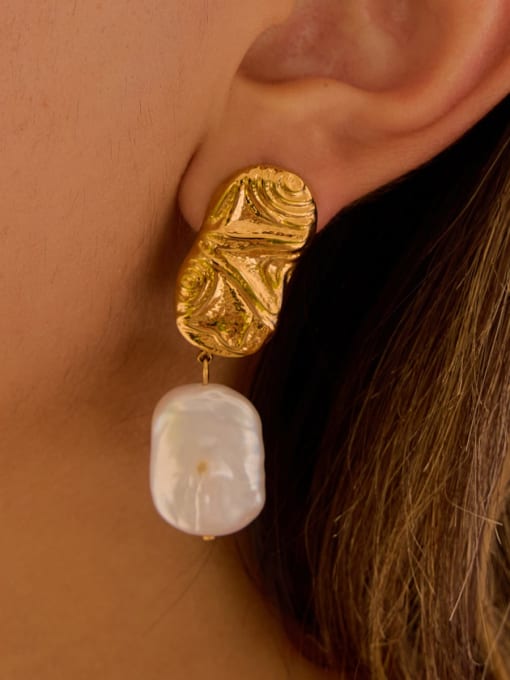 SCULPTED GOLD & BAROQUE PEARL DROPS