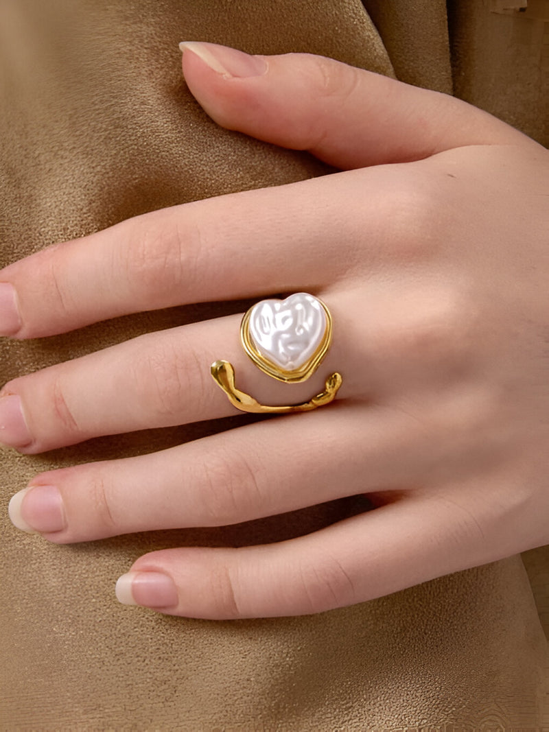 Pearl Heart Sculpted Ring – 18K Gold Plated | Anore