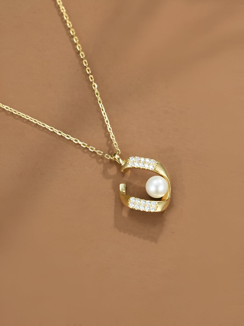 Pearl Embrace Necklace